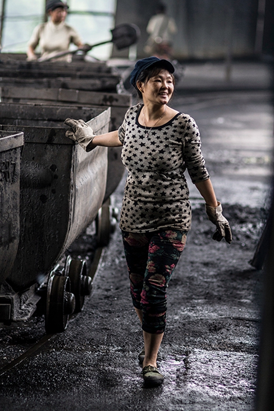 1 快乐女工. 高小力.jpg